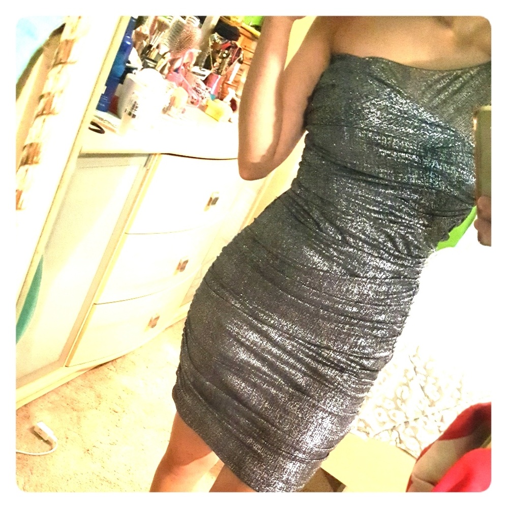 Silver metallic one shoulder party dress!